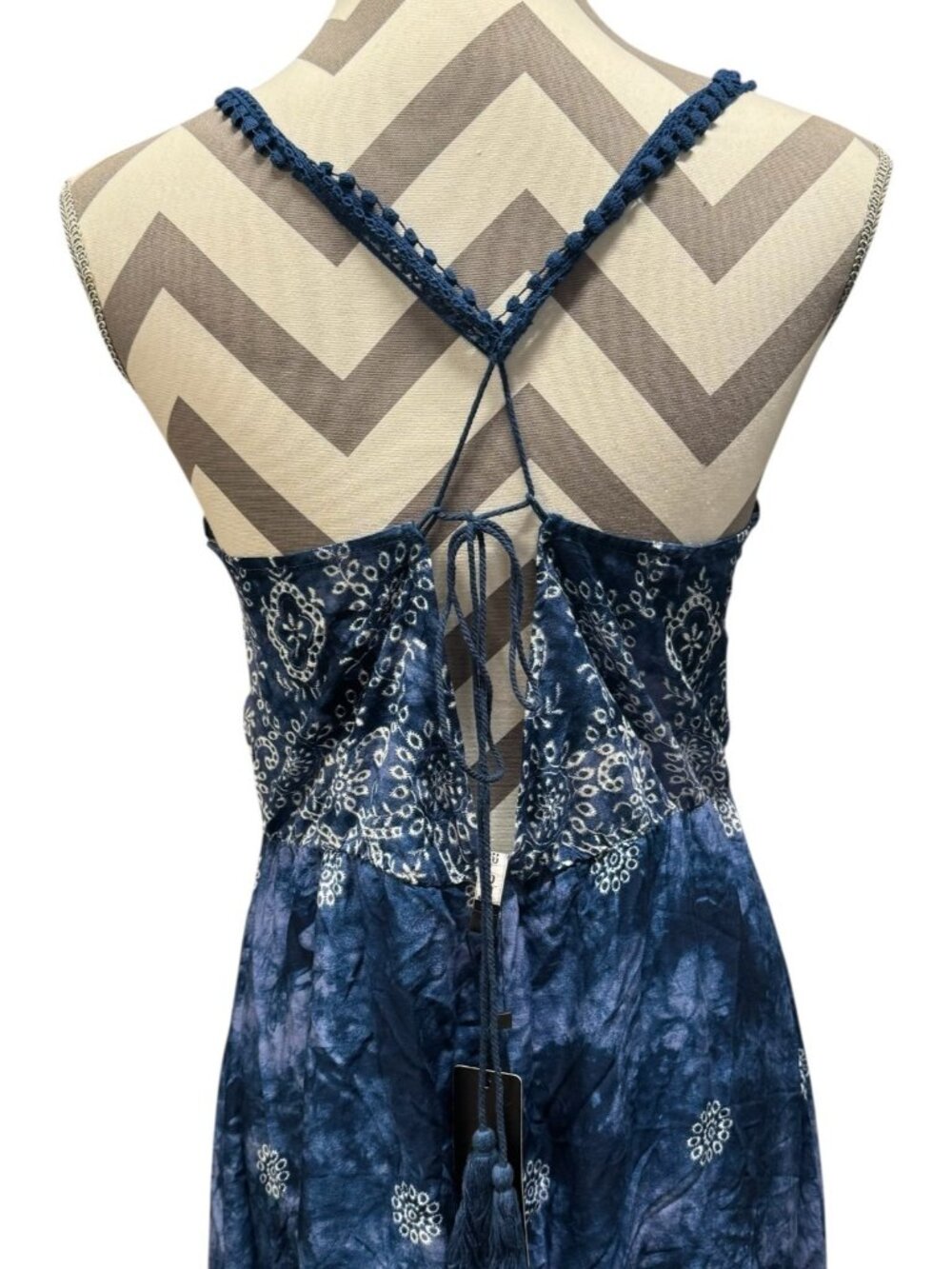 Leshop Blue and White Dress - NEW with tags - Spaghetti Straps - Women's Size LG - Picture 2 of 6